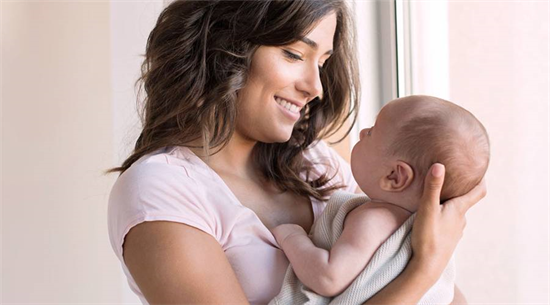 怎么判断是否增加宝宝喂奶量？一岁宝宝的奶量标准值是多少？